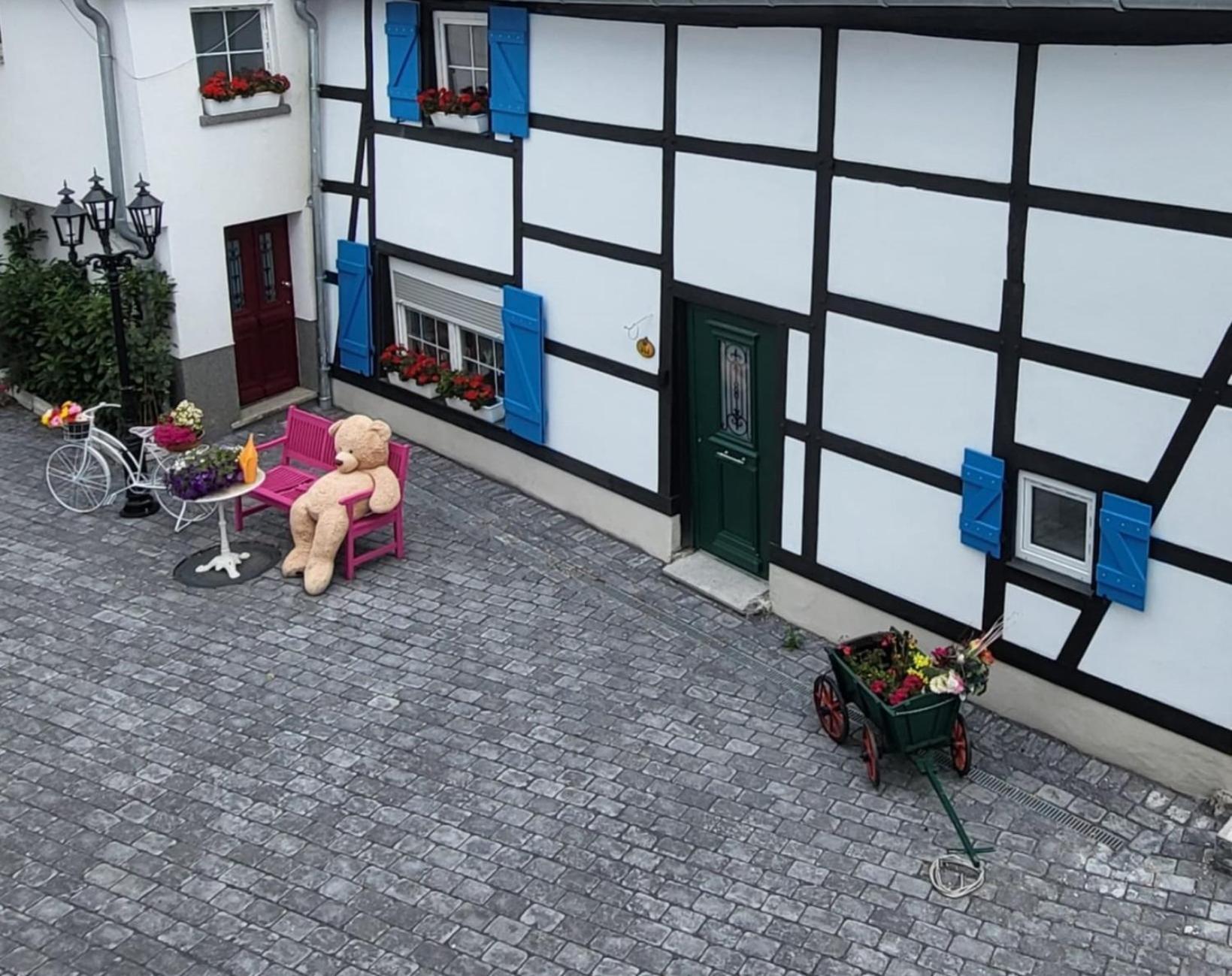 Ny-Golden Apartments-Dortmund Airport Bagian luar foto