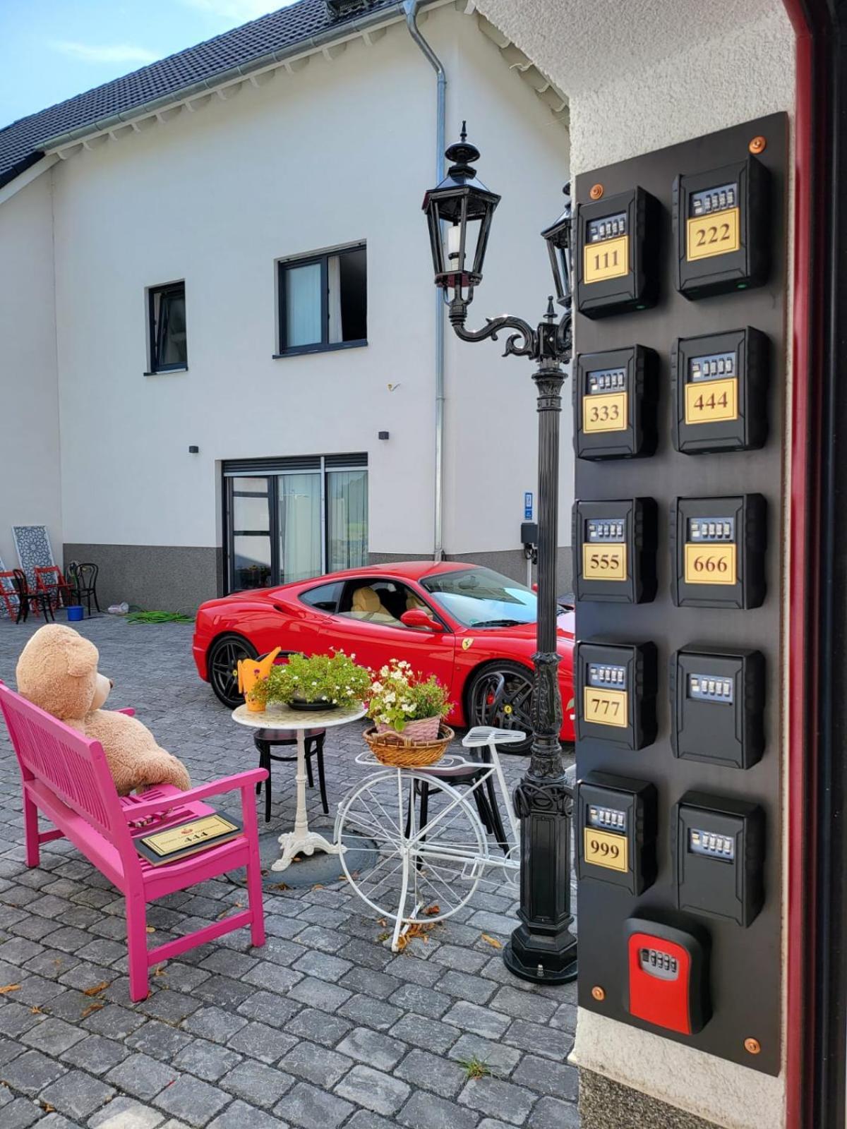Ny-Golden Apartments-Dortmund Airport Bagian luar foto