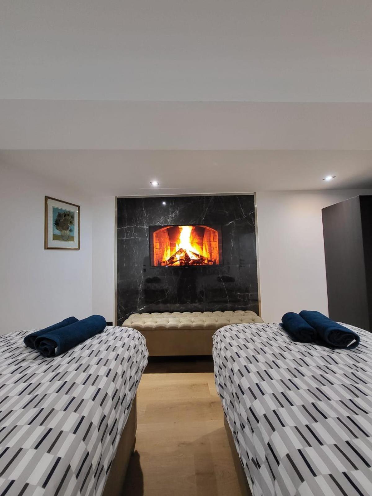 Ny-Golden Apartments-Dortmund Airport Bagian luar foto
